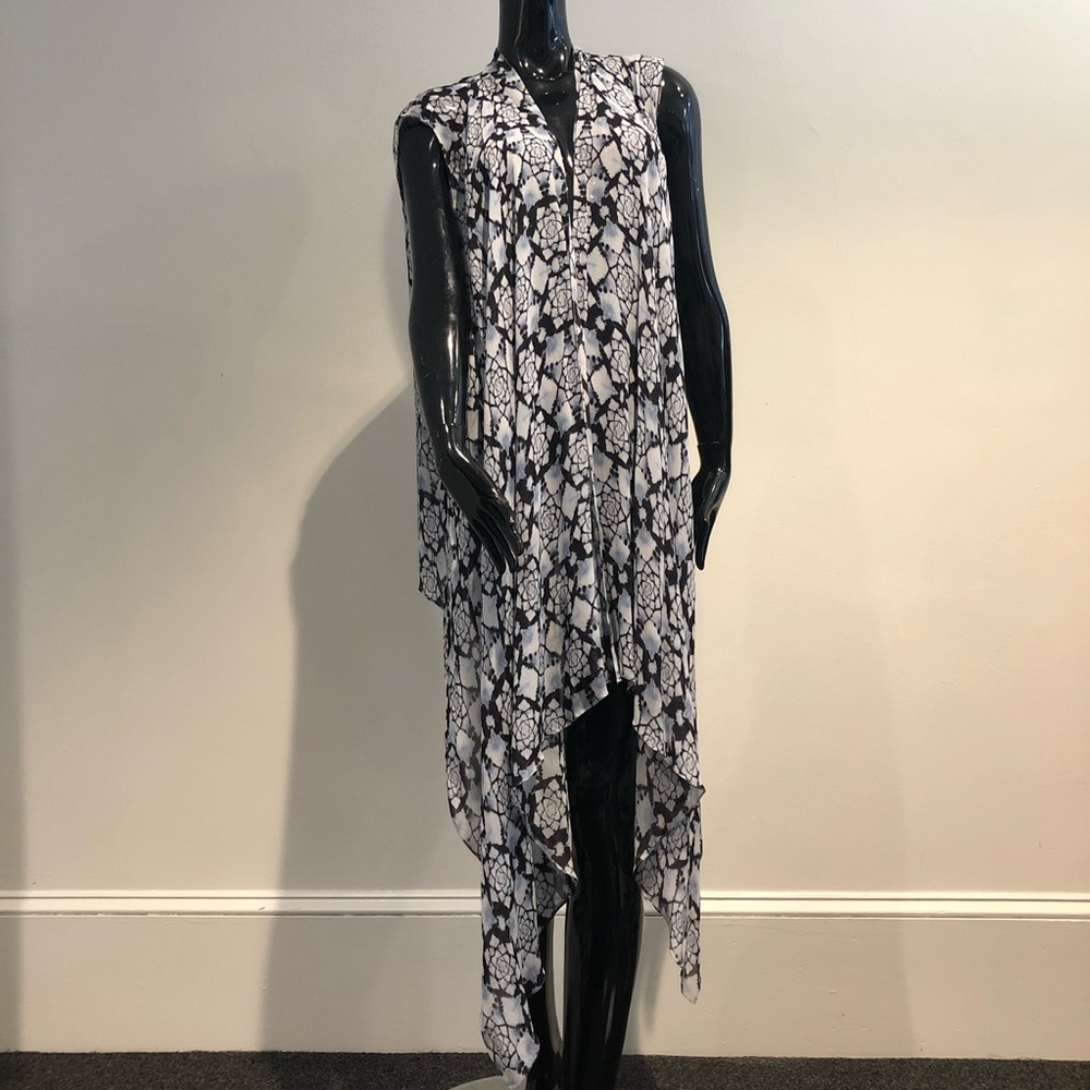 Nicole Miller Open Front Hankie Hem Vest